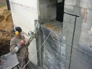 Алмазное сверление отверстий - Gaurire cu diamant-Taerea betonului - Резка бетона стен перегородок foto 10