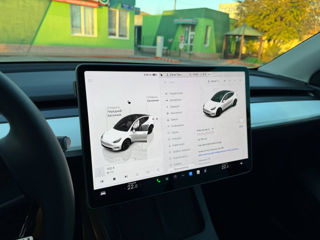 Tesla Model Y foto 6