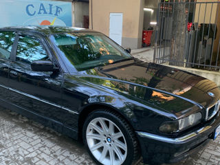 BMW 7 Series foto 3