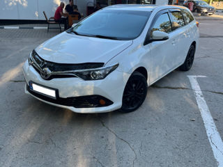 Toyota Auris foto 1