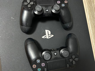 PlayStation 4 PRO 2 controllers foto 2