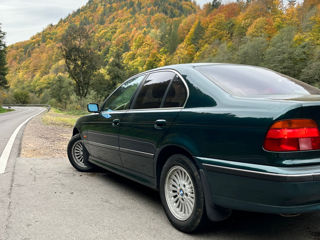 BMW 5 Series foto 1