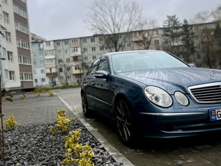 Mercedes E-Class foto 2