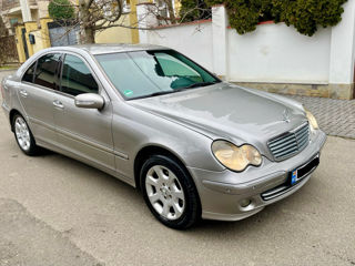 Mercedes C-Class foto 3