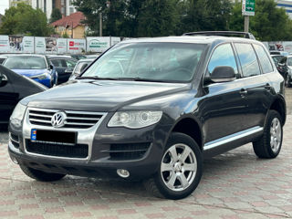 Volkswagen Touareg foto 1