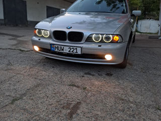 BMW 5 Series foto 3