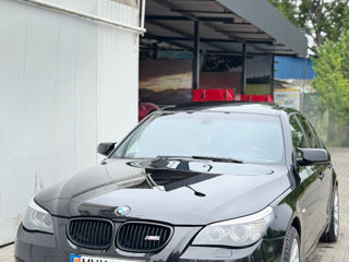 BMW 5 Series фото 1