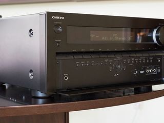 Onkyo TX-NR1009 foto 1