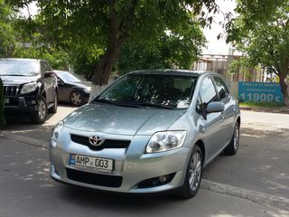 Toyota Auris foto 1