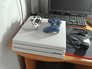 PlayStation 4 pro foto 3