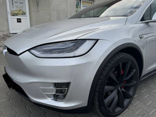 Tesla Model X foto 7