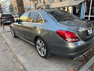 Mercedes C-Class foto 2