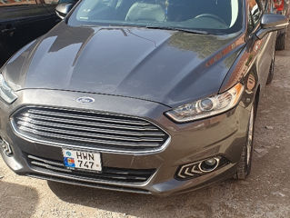 Ford Fusion foto 2