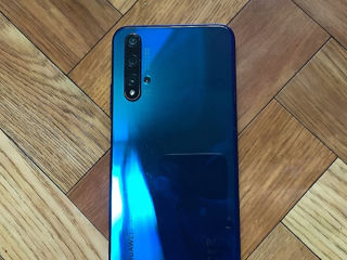 Продам игровой телефон Huawei Nova 5t 128/6