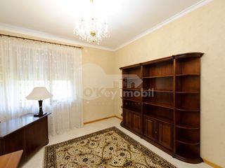 Casă cu 3 nivele, Centru, 425 mp, 3800 € ! foto 8