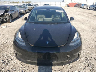 Tesla Model 3 foto 2