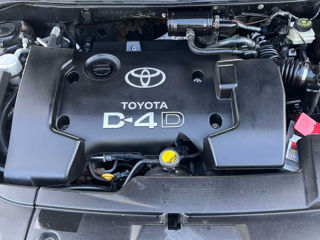 Toyota Avensis foto 6