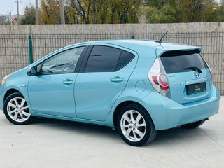 Toyota Prius c foto 4