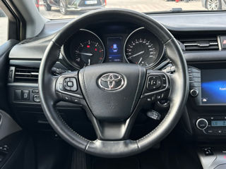 Toyota Avensis foto 11