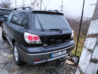 Mitsubishi Outlander foto 2