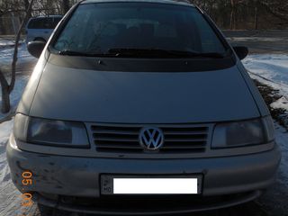 Volkswagen Sharan foto 1