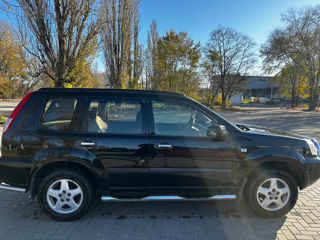 Nissan X-Trail foto 3