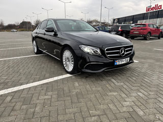 Mercedes E-Class foto 2