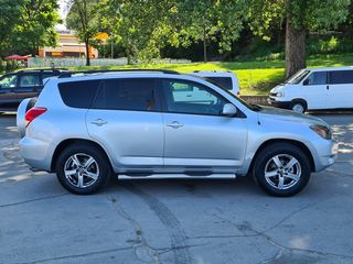 Toyota Rav 4 foto 4