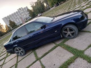 BMW 5 Series foto 3