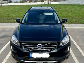 Volvo XC60 foto 1