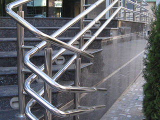 Inox: construcții de infrastructură și mobilier industrial. foto 0