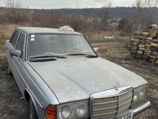 Mercedes Series (W123)