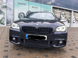 BMW 5 Series foto 8