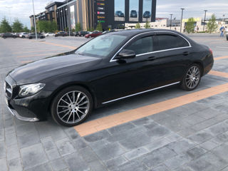 Mercedes E-Class foto 2