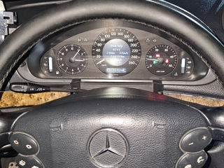 Mercedes E-Class foto 5