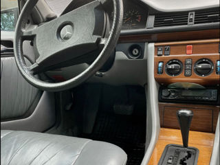 Mercedes Series (W124) foto 9