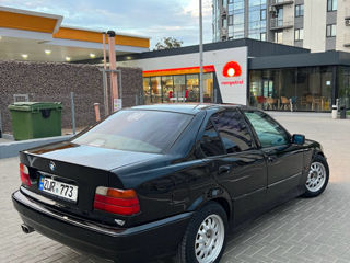 BMW 3 Series foto 5