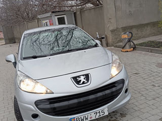 Peugeot 207 foto 4