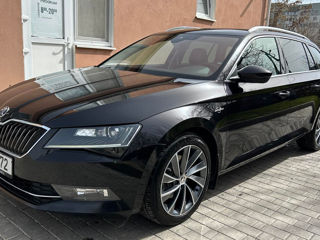 Skoda Superb foto 2