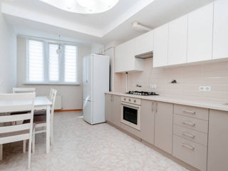 Apartament cu 3 camere, 113 m², Botanica, Chișinău foto 2