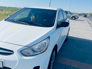 Hyundai Accent foto 7