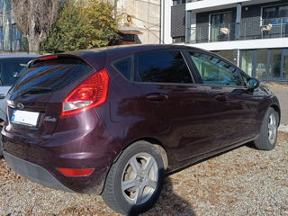 Ford Fiesta foto 4