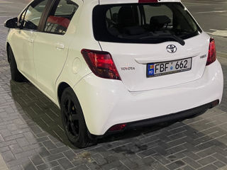 Toyota Yaris foto 3