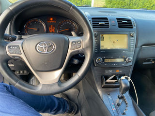 Toyota Avensis foto 8