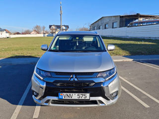 Mitsubishi Outlander foto 3