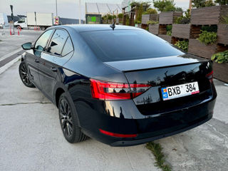 Skoda Superb foto 2