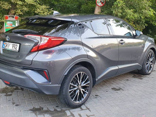 Toyota C-HR foto 4