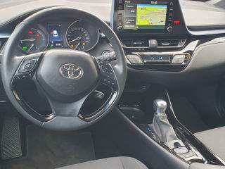 Toyota C-HR foto 10