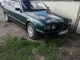 BMW 5 Series foto 1