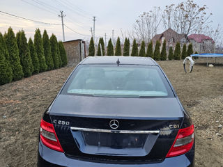 Mercedes C-Class foto 3